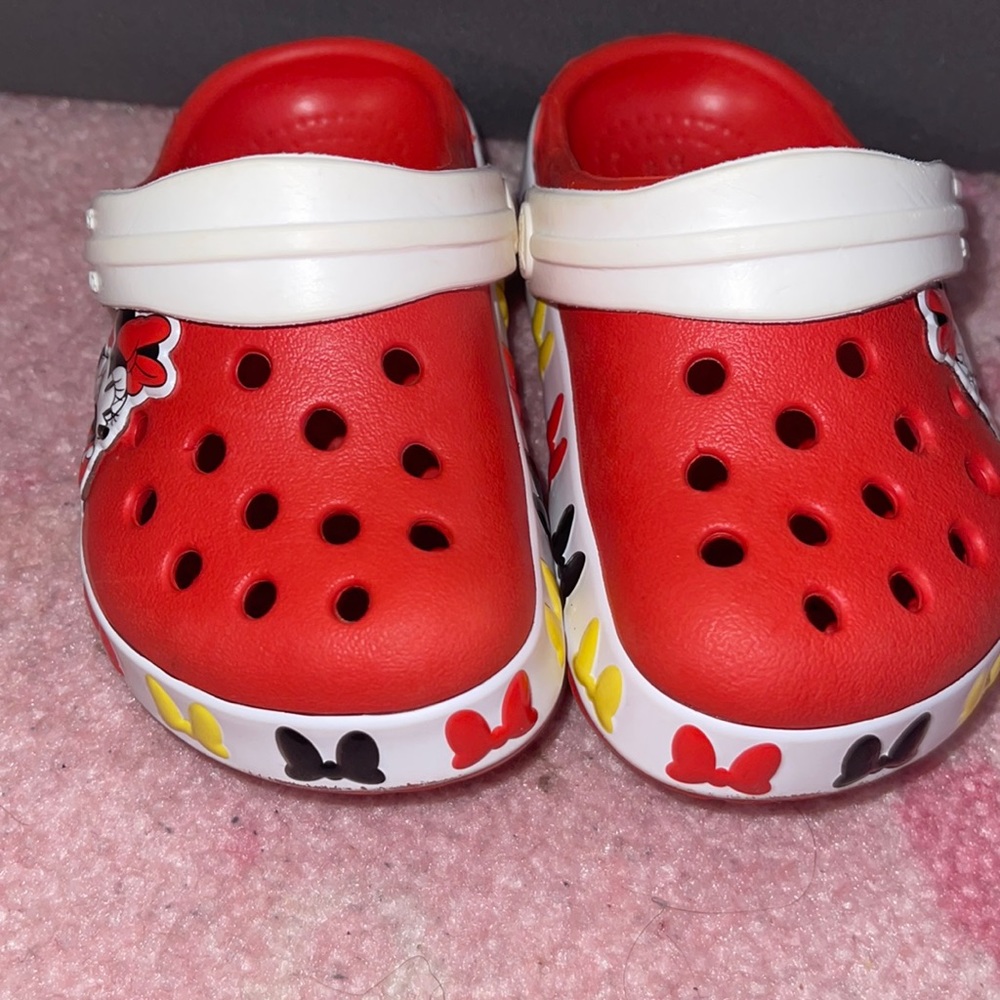 Toddler Minnie Mouse crocs worn few times